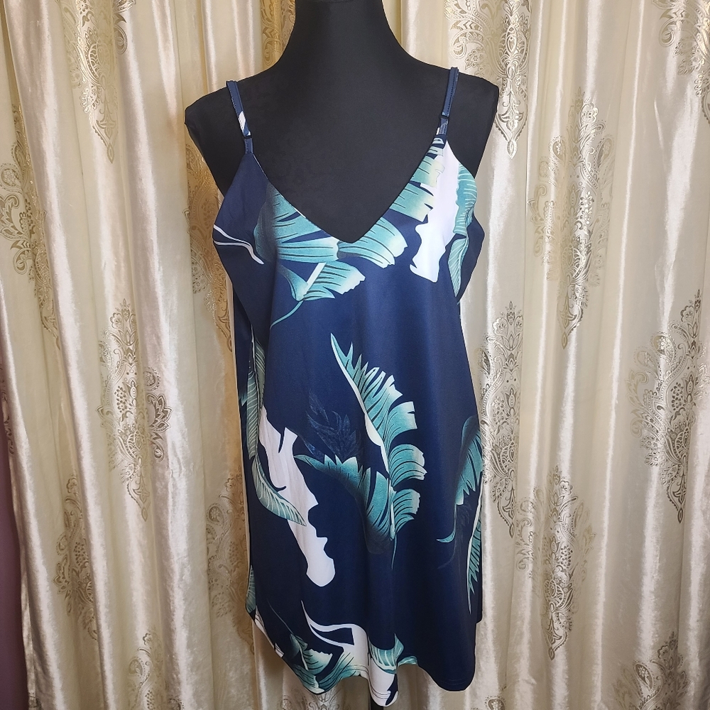 Tropical leaf thin strapped shirt